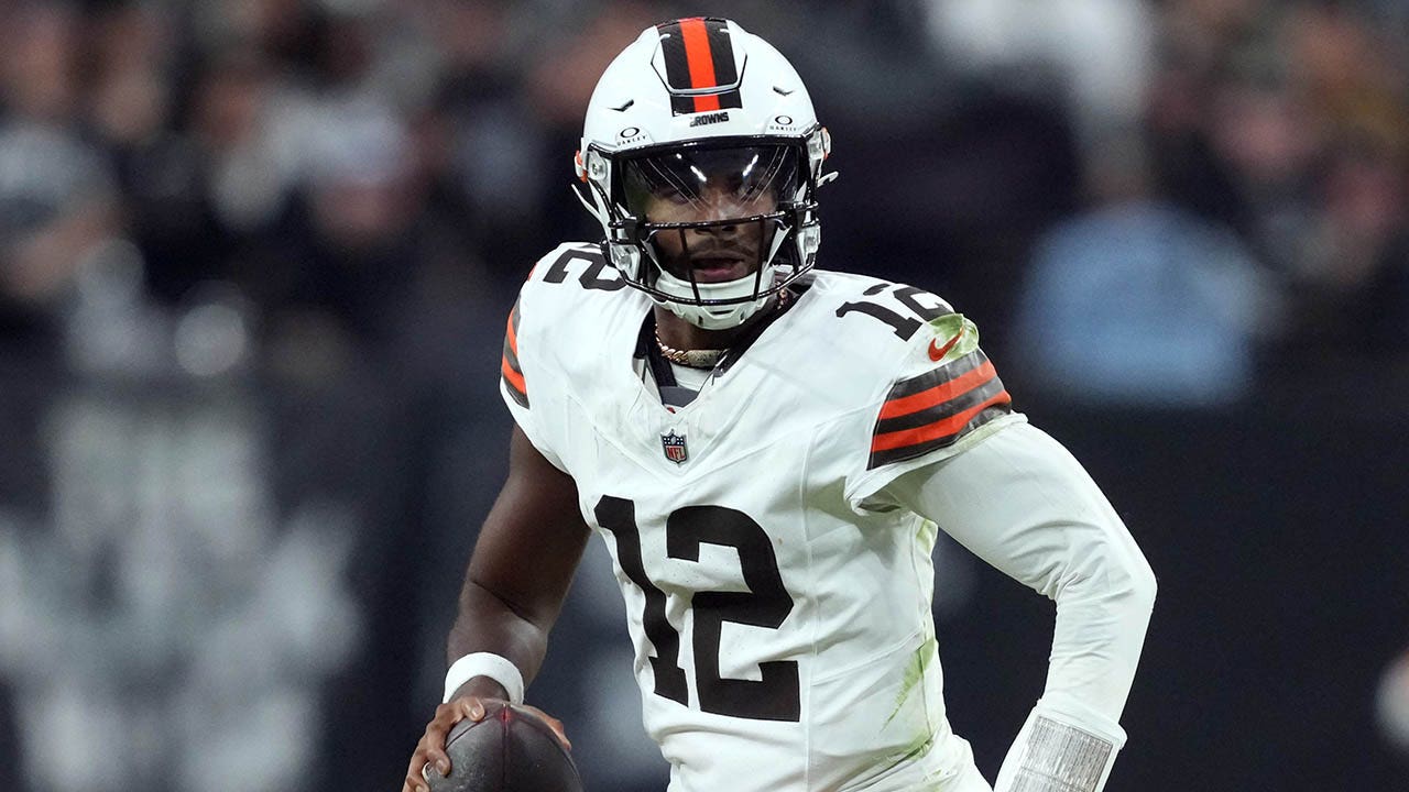 nfl-browns-shedeur-sanders-112425-4